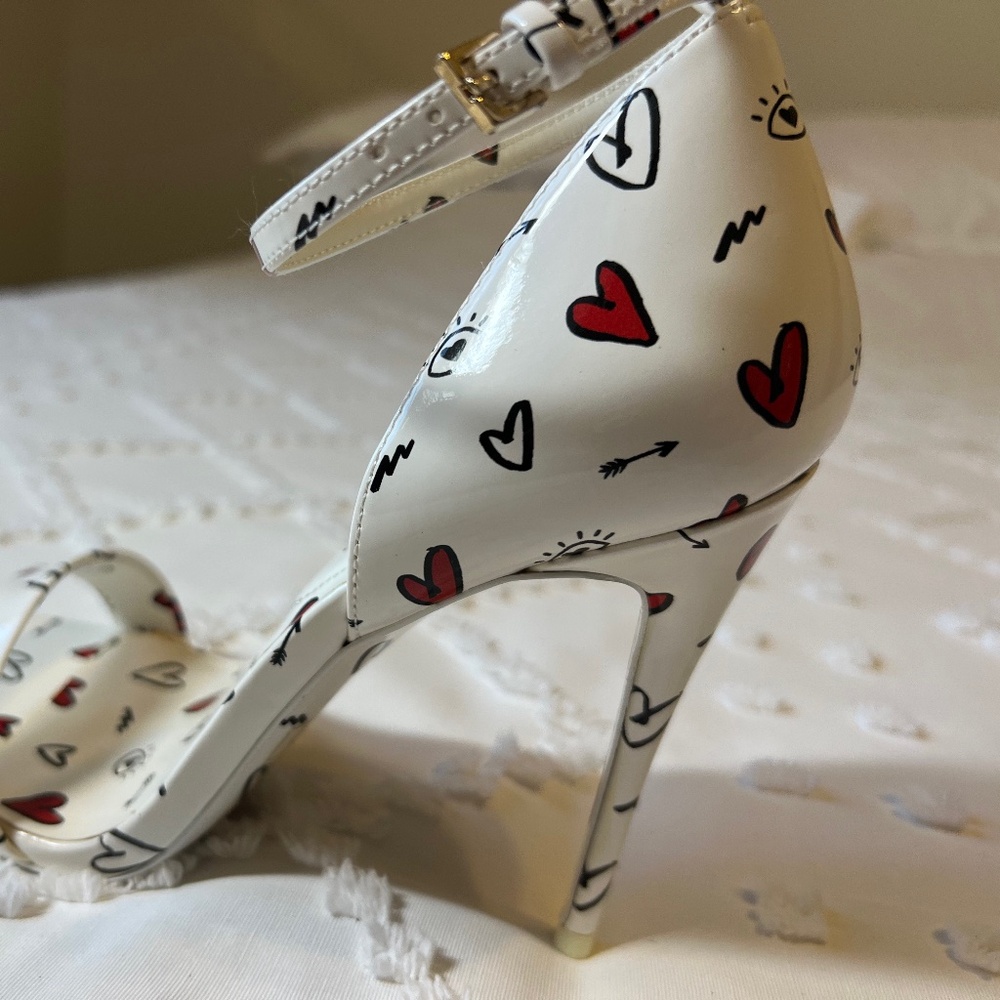 ALDO Brandii Milk Kiss Limited Edition Red Heart Heels SIZE 7.5 - Picture 13 of 15